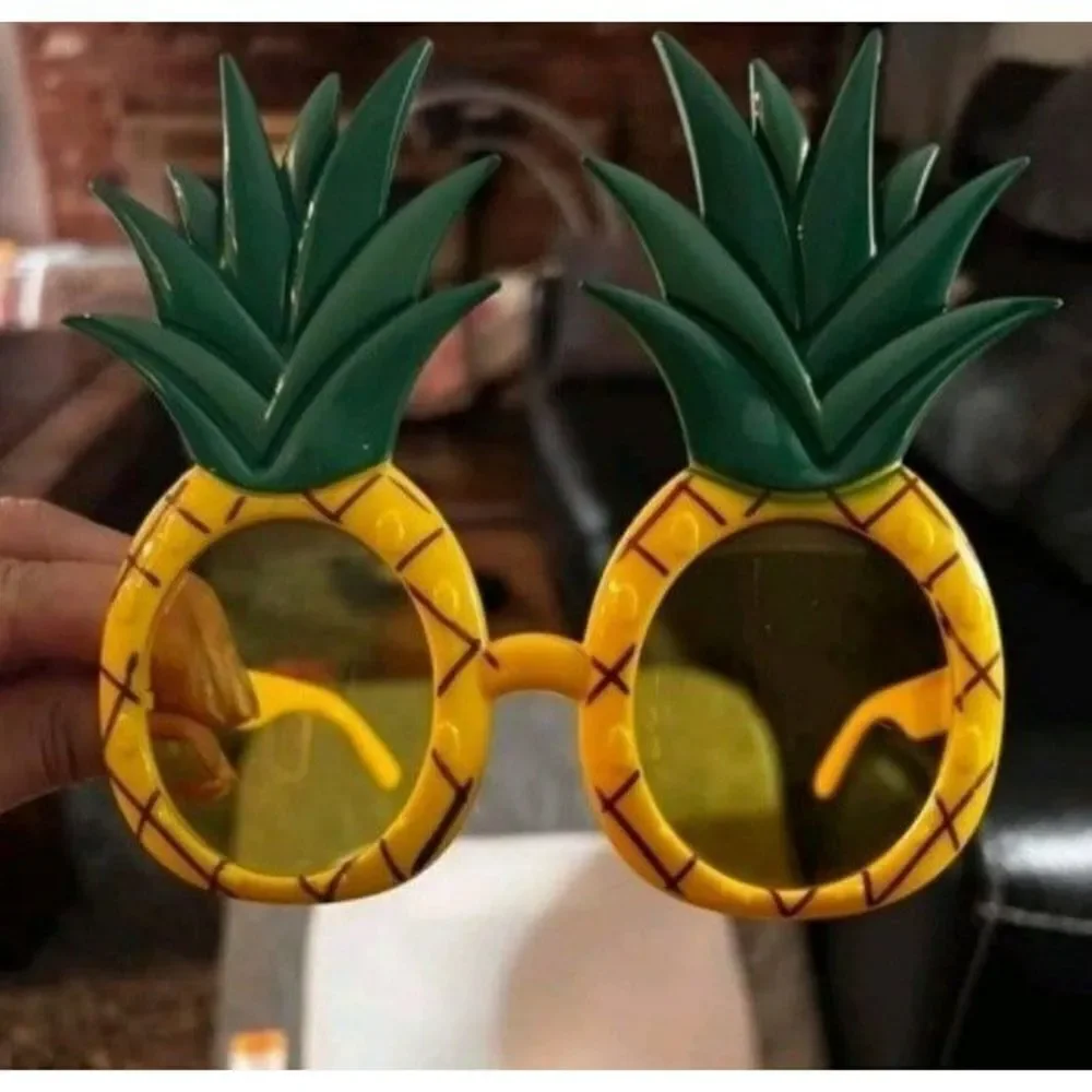 boutique pineapple summer